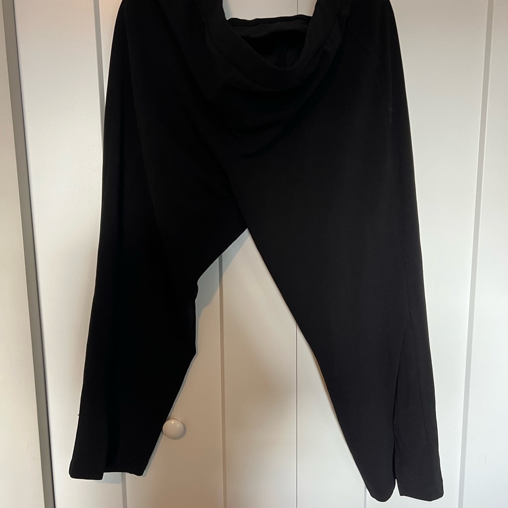 Black Vince Camuto pants